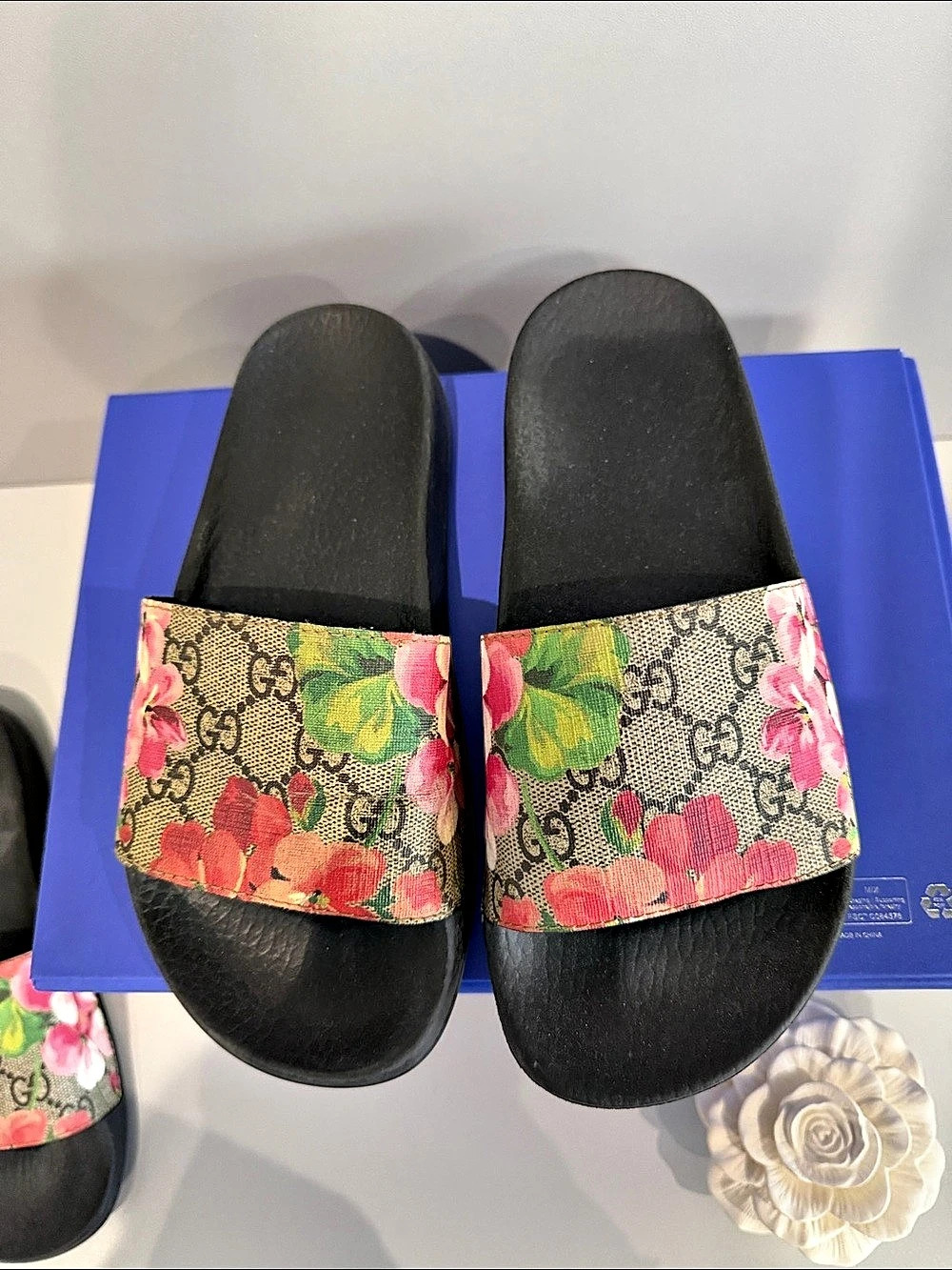 Gucci GG Supreme Blooms Slide Sandals Black & Pink